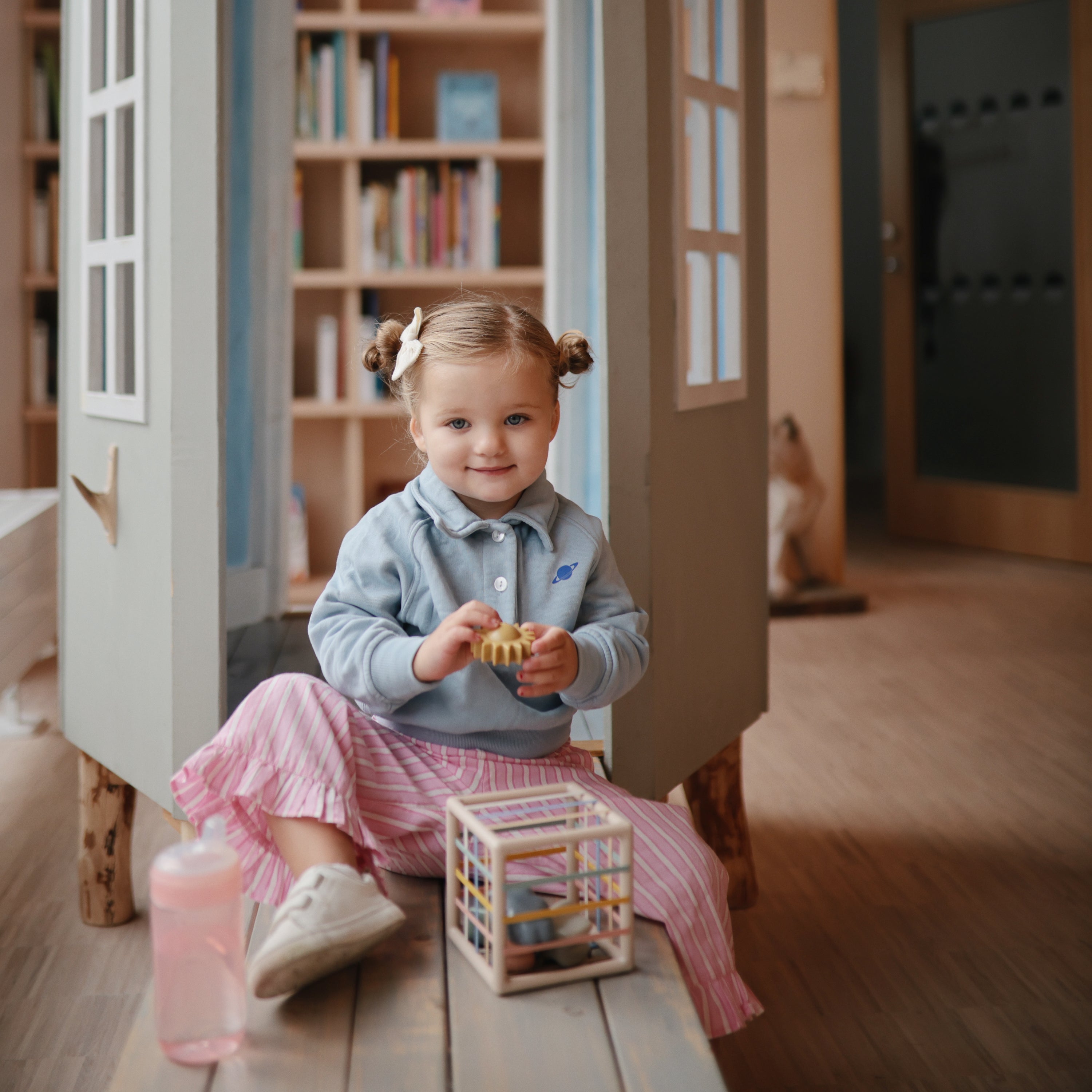 Elastic Shape Sorter lifestyle